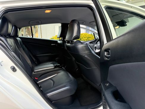 Used 2018 Toyota Prius Prime Premium w/ Carpet Mat Package FWD image 16