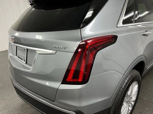 New 2025 Cadillac XT5 Luxury image 11