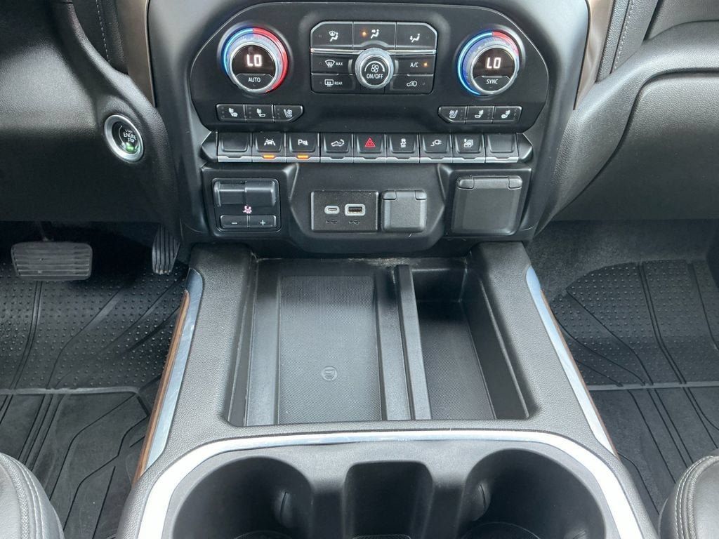 Used 2022 Chevrolet Silverado 1500 High Country w/ Technology Package AWD/4WD image 13