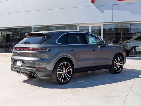 New 2026 Porsche Cayenne S image 9