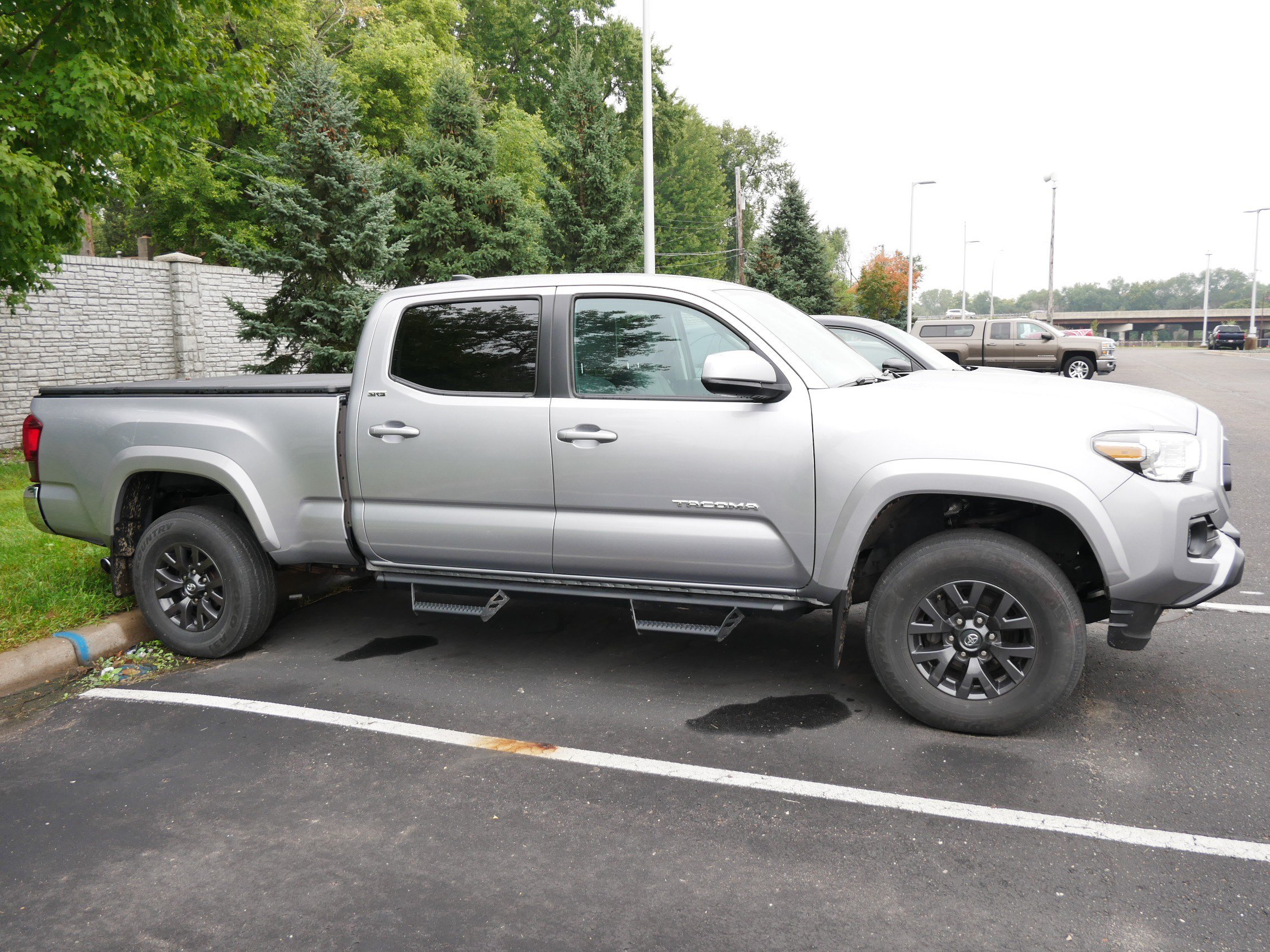 Used 2021 Toyota Tacoma SR5 AWD/4WD image 6