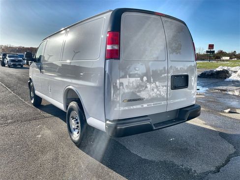 New 2025 Chevrolet Express 2500 Work Van image 6