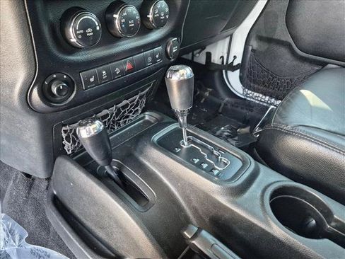 Used 2017 Jeep Wrangler Unlimited Sahara AWD/4WD image 12