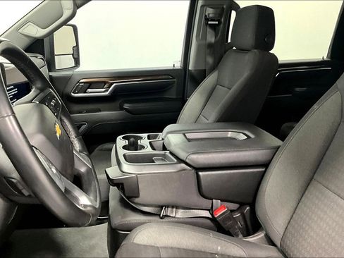 Used 2024 Chevrolet Silverado 2500 LT image 34