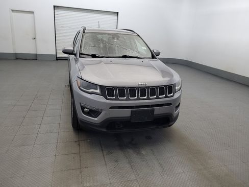 Used 2017 Jeep Compass Latitude w/ Popular Equipment Group AWD/4WD image 14