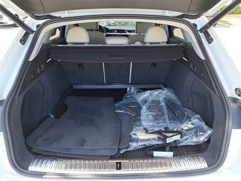 Certified 2024 Audi Q8 e-tron Premium Plus w/ Premium Plus Package image 30