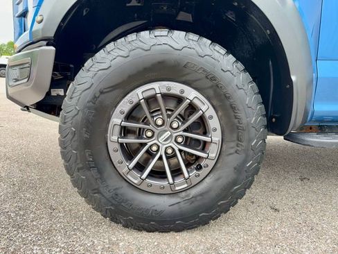 Used 2019 Ford F150 Raptor w/ Equipment Group 802A Luxury AWD/4WD image 38