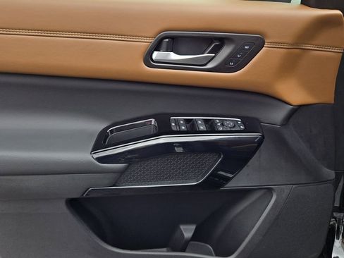 New 2026 Nissan Pathfinder Platinum image 19