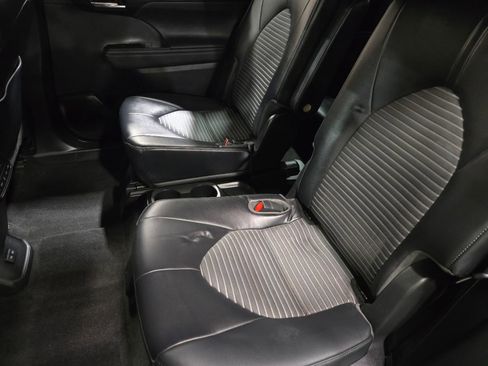 Used 2023 Toyota Highlander XSE image 47