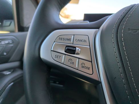 Certified 2025 BMW X7 xDrive40i w/ Premium Package image 19