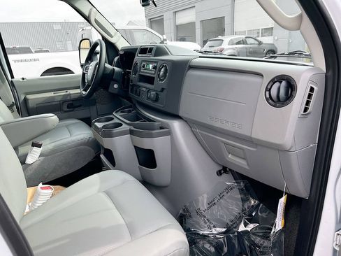 New 2027 Ford E-450 and Econoline 450 Super Duty RWD image 23