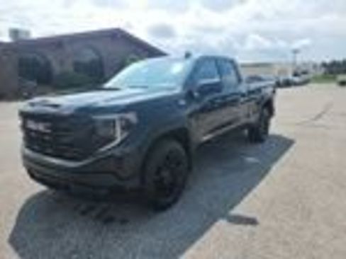 Used 2025 GMC Sierra 1500 Elevation AWD/4WD image 2