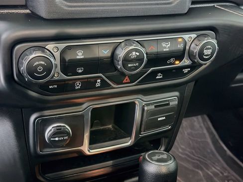 Used 2023 Jeep Wrangler Unlimited Sport AWD/4WD image 19