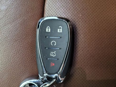 Used 2018 Chevrolet Malibu Premier w/ Premier Sun and Wheel Package FWD image 32