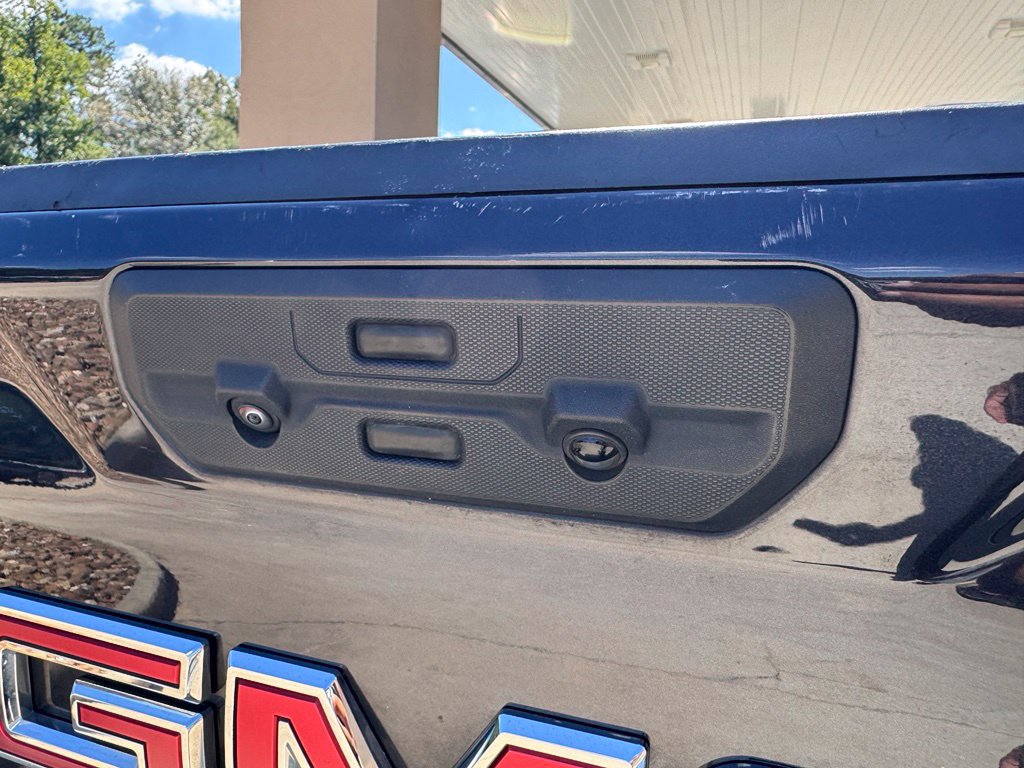 Used 2025 GMC Sierra 1500 SLT AWD/4WD image 17