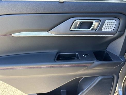 Certified 2025 Ford Explorer ST image 21