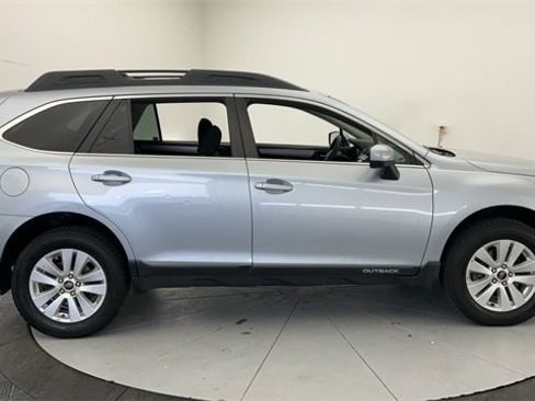 Used 2017 Subaru Outback 2.5i Premium image 13