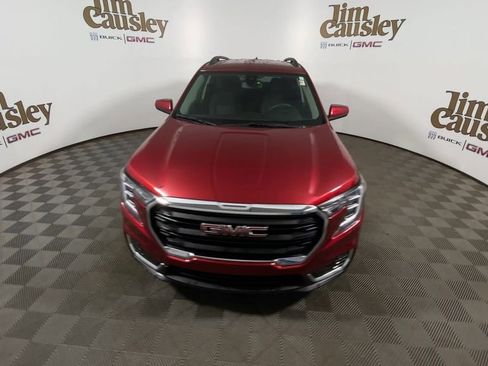 Used 2023 GMC Terrain SLE w/ Driver Convenience Package image 3