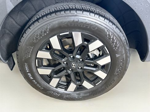 Used 2025 Hyundai Santa Cruz SEL FWD image 11