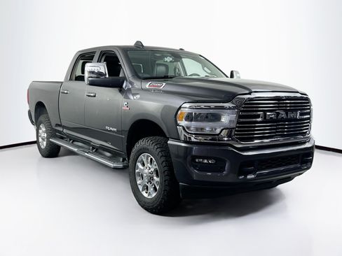 Used 2024 RAM 2500 Laramie AWD/4WD image 3