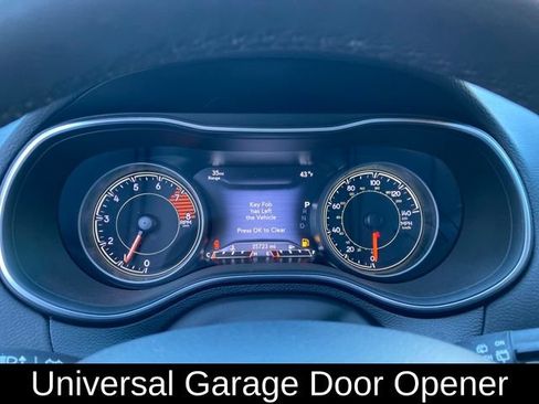Used 2022 Jeep Cherokee Trailhawk w/ Technology Group B AWD/4WD image 11