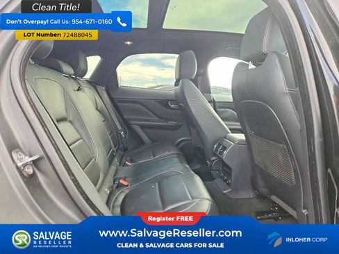 Used 2017 Jaguar F-PACE R-Sport image 13
