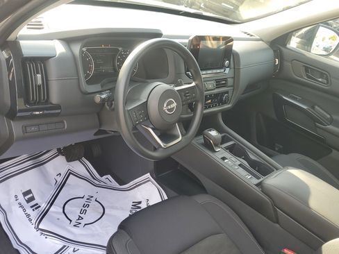 Used 2024 Nissan Pathfinder S w/ Cargo Package image 19