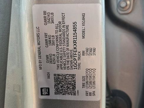 Certified 2024 Chevrolet Colorado ZR2 w/ ZR2 Convenience Package III AWD/4WD image 32