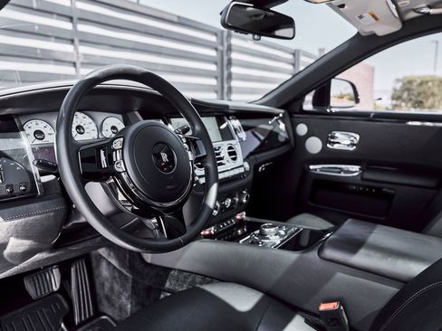 Used 2014 Rolls-Royce Ghost RWD image 2