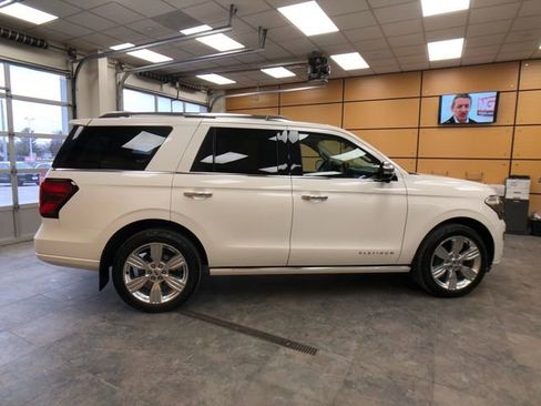 Certified 2023 Ford Expedition Platinum image 8