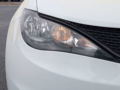 Used 2023 Chrysler Voyager LX image 10