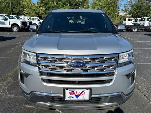 Used 2018 Ford Explorer Limited w/ Equipment Group 301A FWD image 4