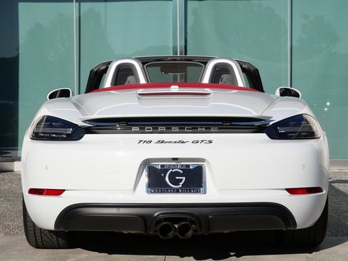 Used 2018 Porsche 718 Boxster GTS image 8