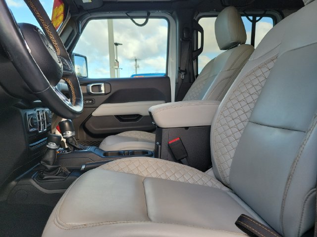 Used 2022 Jeep Wrangler Unlimited Sahara AWD/4WD image 25