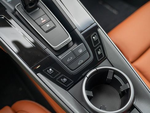 Used 2025 Porsche 911 Carrera image 23
