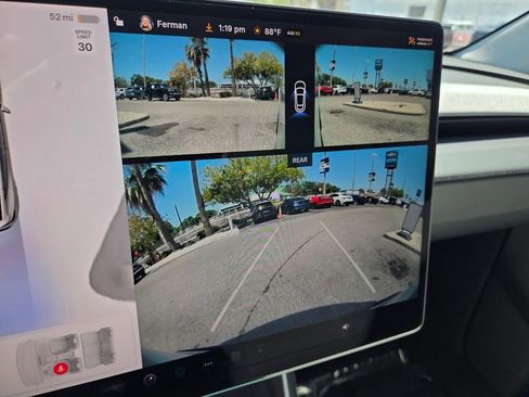 Used 2026 Tesla Model Y 2WD image 31