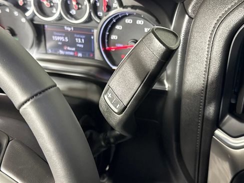 Used 2021 Chevrolet Silverado 1500 LT AWD/4WD image 15
