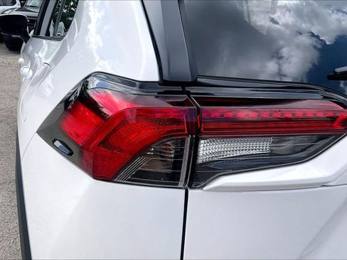 Used 2025 Toyota RAV4 XLE w/ Convenience Package image 29