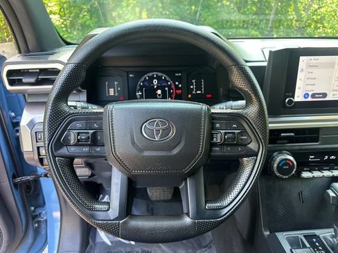 Certified 2026 Toyota Tacoma SR5 AWD/4WD image 33
