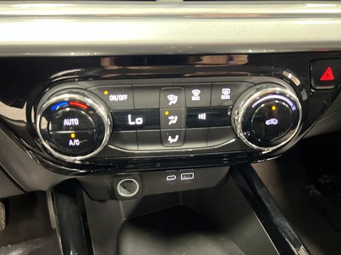 Used 2024 Chevrolet Trax LT FWD image 20