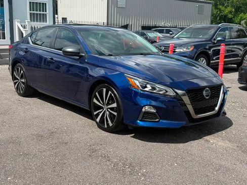 Used 2020 Nissan Altima 2.5 SR w/ Premium Package FWD image 8