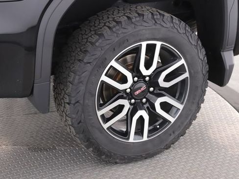 Used 2021 GMC Sierra 1500 AT4 w/ Driver Alert Package I AWD/4WD image 15