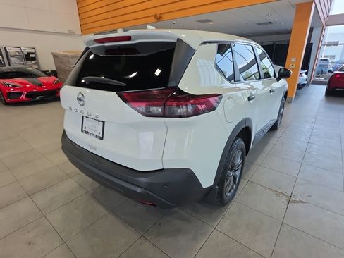 Used 2021 Nissan Rogue S FWD image 9