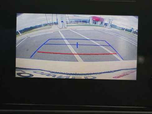 Used 2018 Toyota Corolla LE image 7