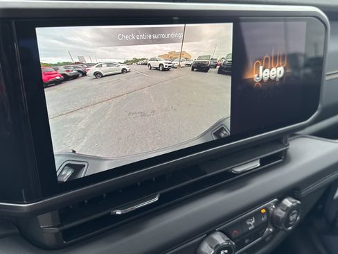 New 2025 Jeep Gladiator High Tide image 25