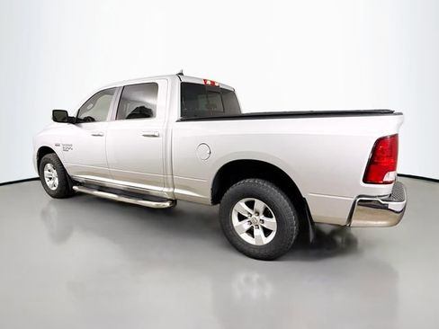 Used 2019 RAM 1500 Classic SLT w/ Luxury Group image 5
