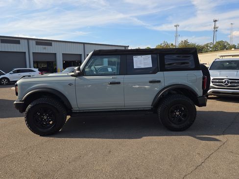 Used 2022 Ford Bronco Wildtrak image 5