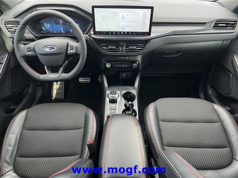 Certified 2024 Ford Escape ST-Line Select w/ Tech Pack #2 image 5