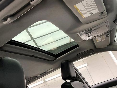 Used 2017 Toyota Highlander XLE image 13