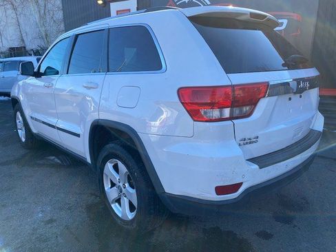 Used 2013 Jeep Grand Cherokee Laredo AWD/4WD image 3